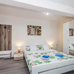 Tena Appartement *