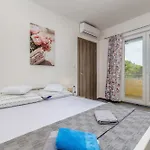 Tena *
